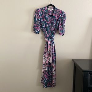 Diane Von Furstenberg Silk Floral dress